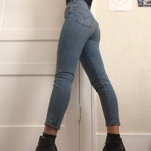 Wedgie fit Levi’s jeans